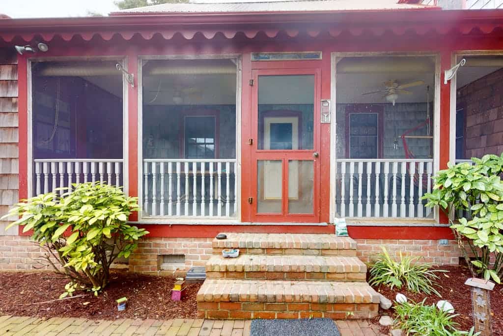 Town of Lewes spacious dog friendly house w/deck & enclosed yard