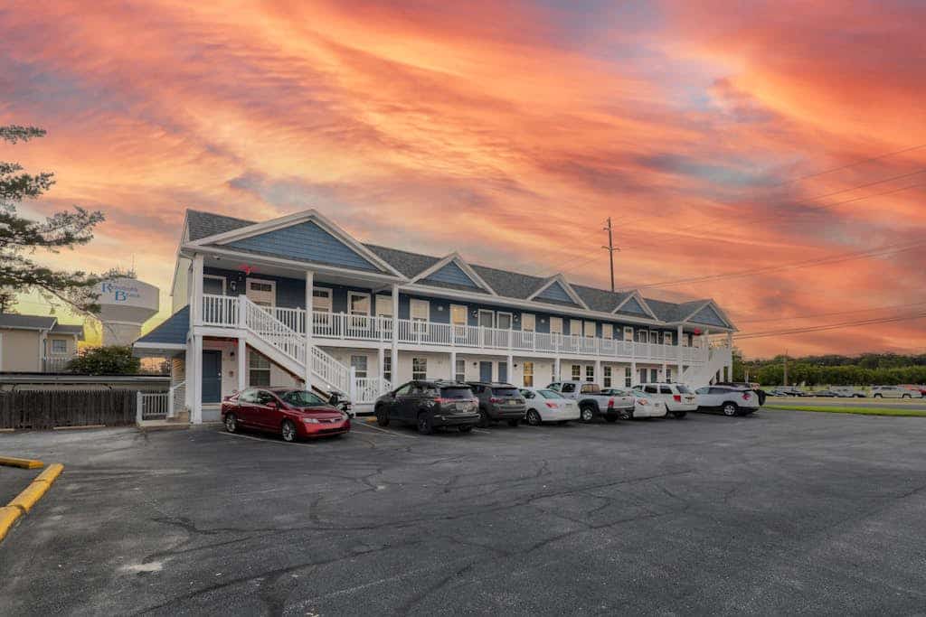Rehoboth Beach House with washer/dryer & on-site pool & foosball - golf nearby