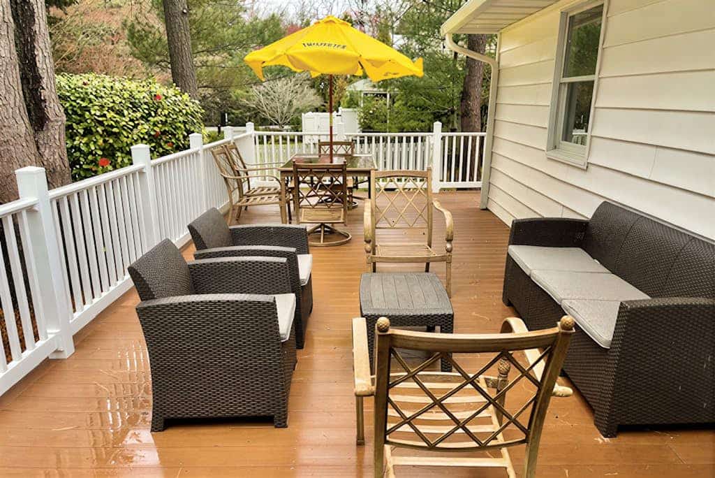 Country Manor dog friendly house w/ping pong, deck & balcony