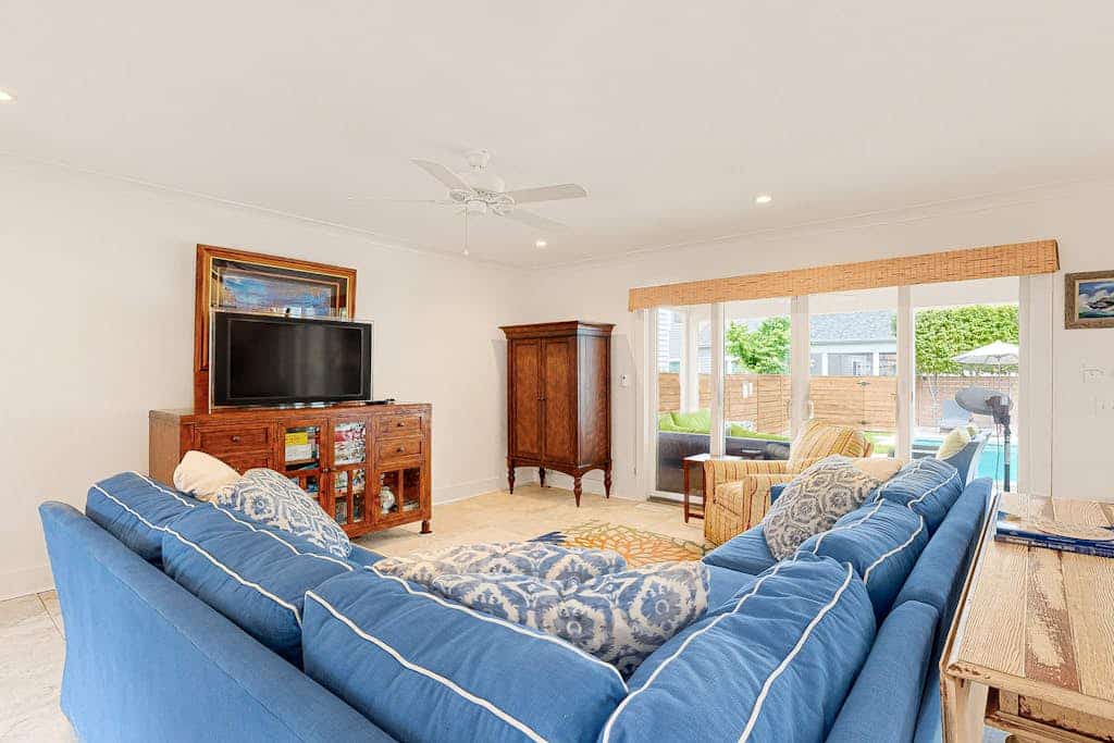 Dog-friendly home with heated outdoor pool & games - 3 blocks from the beach