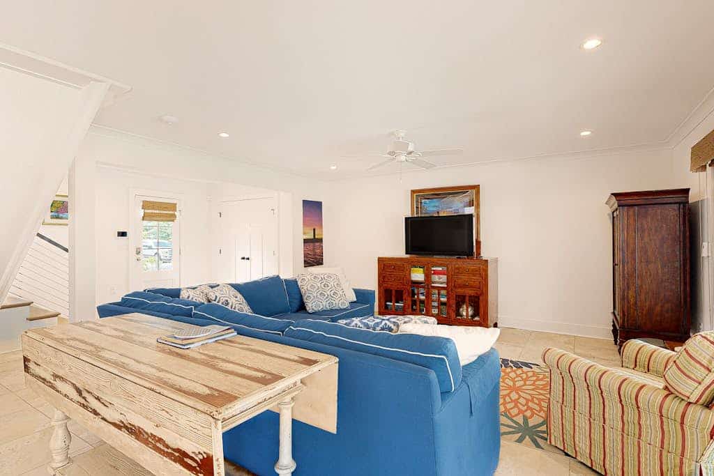 Dog-friendly home with heated outdoor pool & games - 3 blocks from the beach