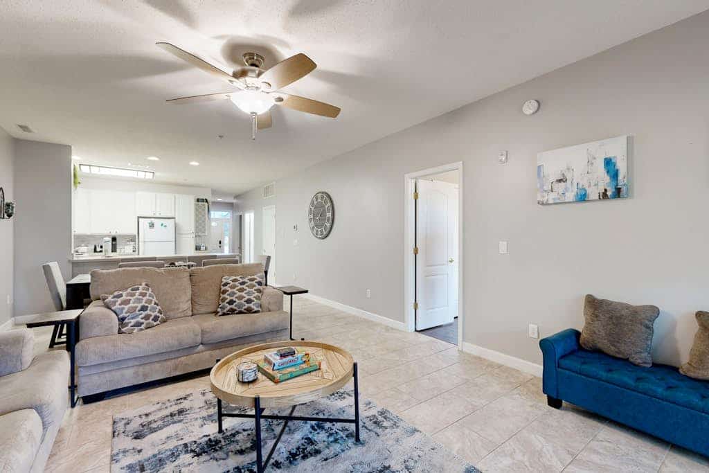 Summerlyn Condo w/shared pool, patio, W/D and free WIFI