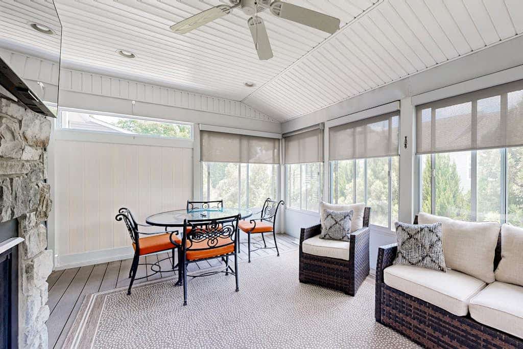 Sawgrass at White Oak Creek - townhome with AC, pools & gyms