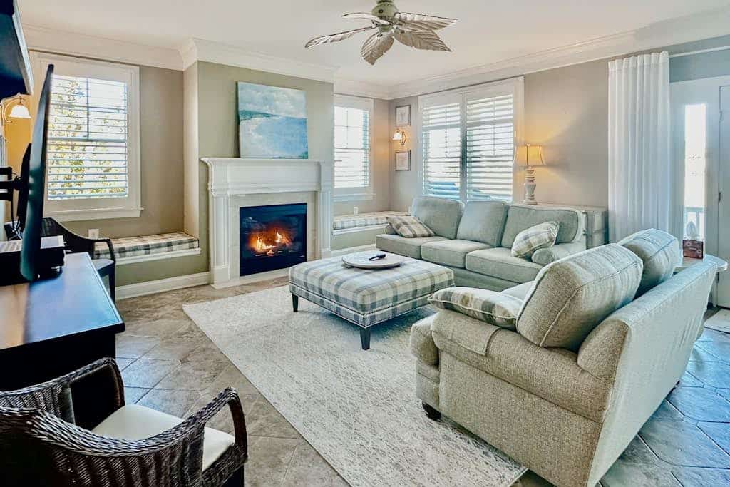 The Peninsula house w/ indoor/outdoor pools, on-site golf & tennis/pickleball