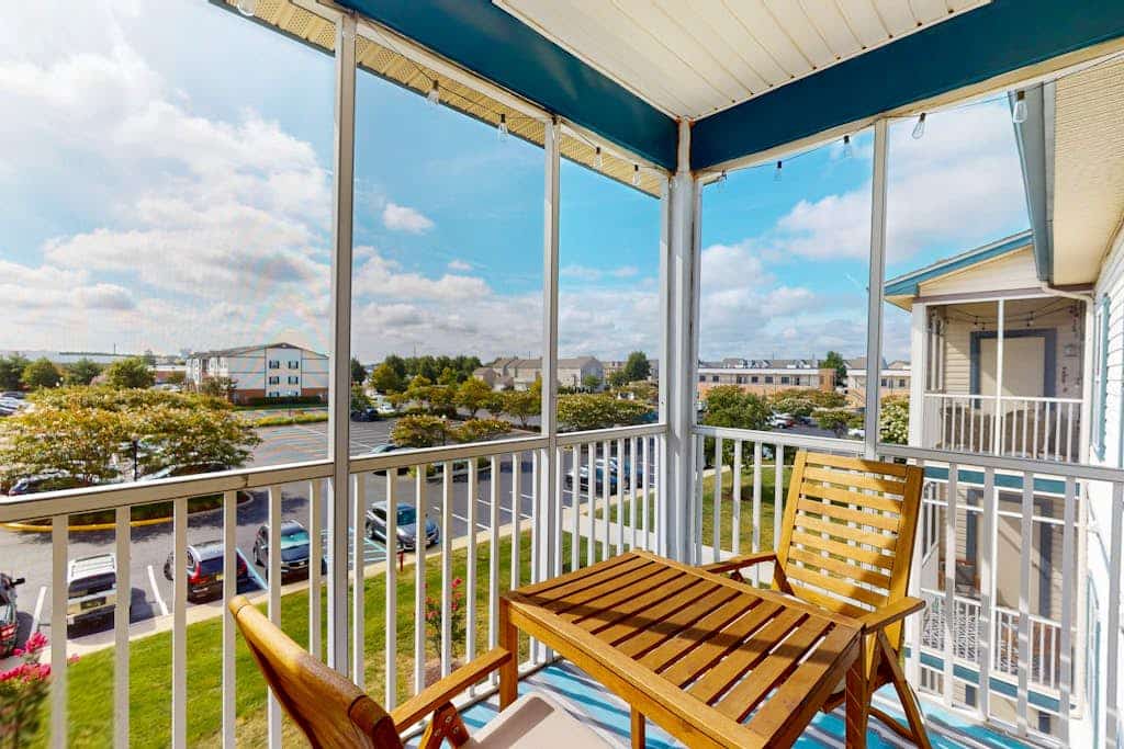 The Villages of Five Points apartment w/community pools, tennis courts, shops