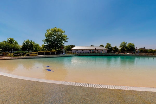 The Peninsula spacious home w/community pool, hot tub, tennis courts