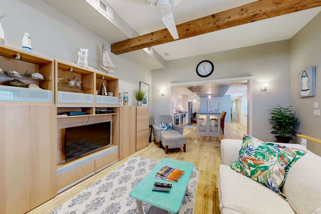 Downtown beachfront loft-style condo with central AC & W/D - walk to boardwalk