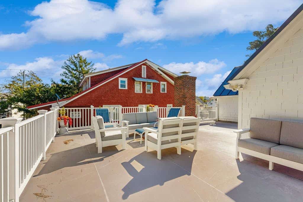 Town of Rehoboth Beach spacious house w/patio, W/D & WIFI
