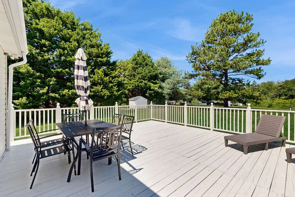 Rehoboth Shores Estates spacious house w/ping-pong table, deck, WIFI
