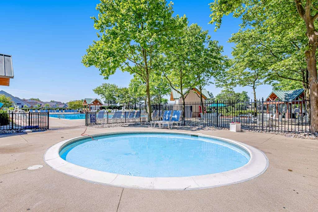 Bear Trap Dunes townhouse w/ shared pool, shared sauna, golf on-site, WiFi