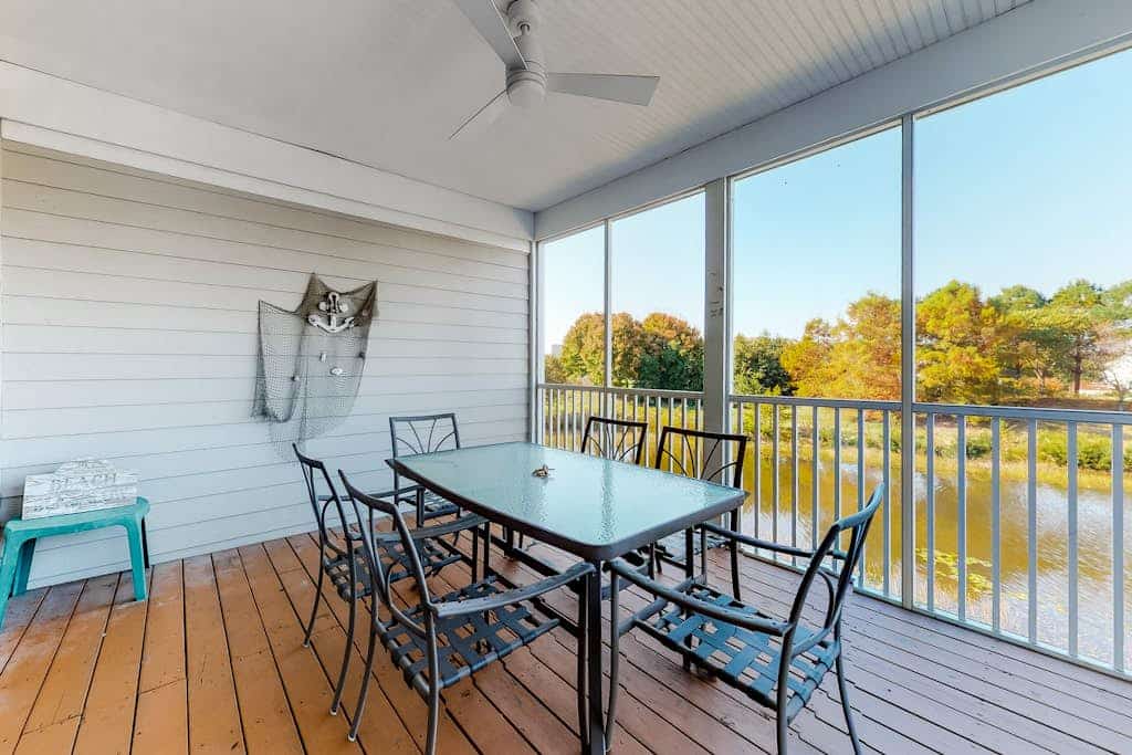 Bear Trap Dunes 2nd floor condo w/ golf on-site, fireplace, and free WiFi
