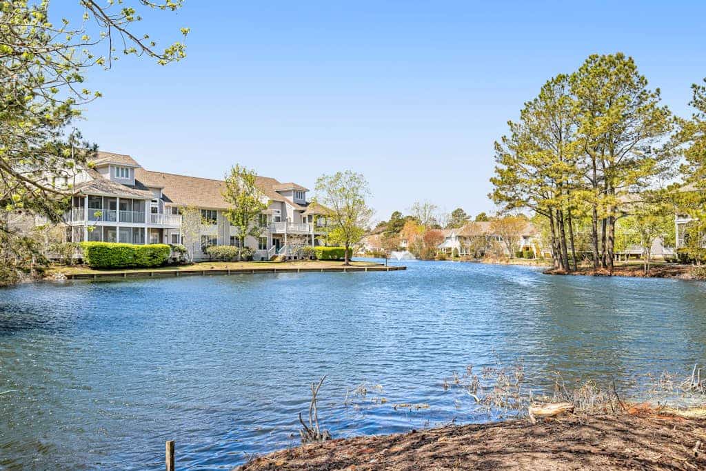 Sea Colony Tennis 1st-floor condo with pool, sauna, & basketball court