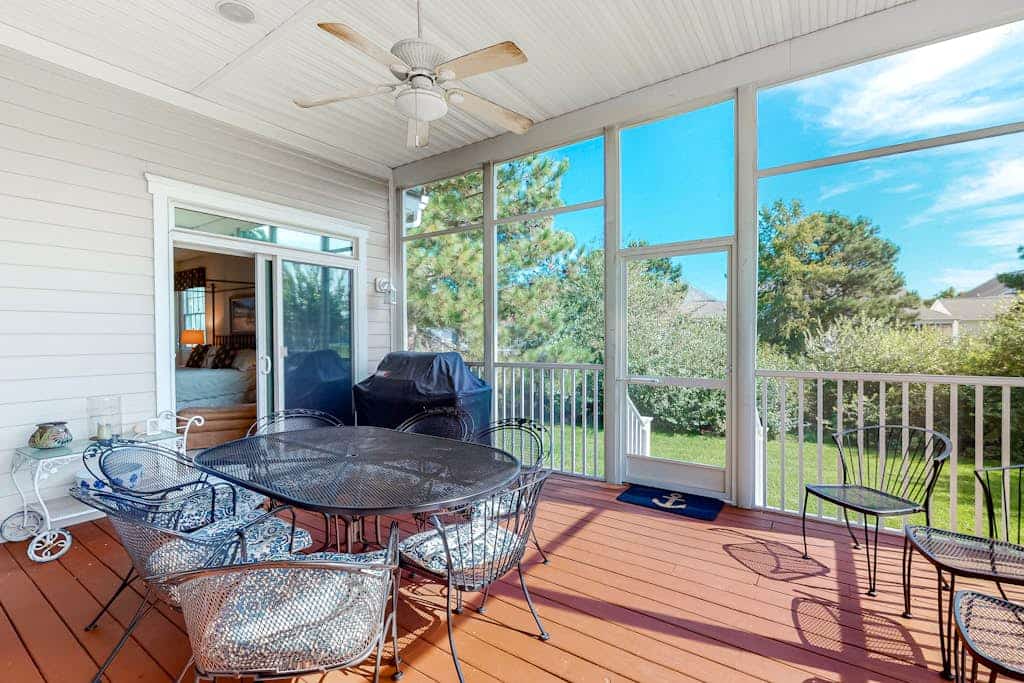 Bear Trap Dunes house w/ fireplace, free WiFi, board games, and tennis court