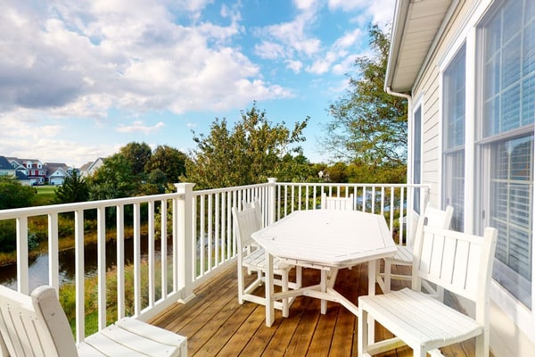 Bear Trap Dunes 2nd floor condo w/ basketball court, free WiFi, and shared sauna