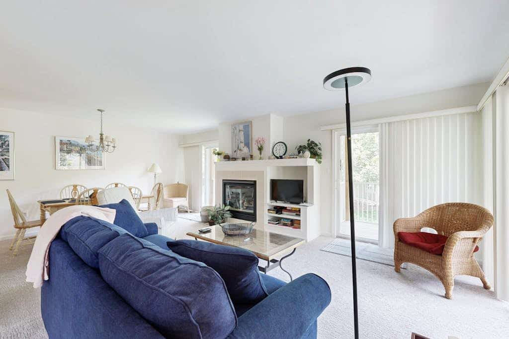 Sea Colony Tennis 1st-floor condo with screened porch, pool & basketball