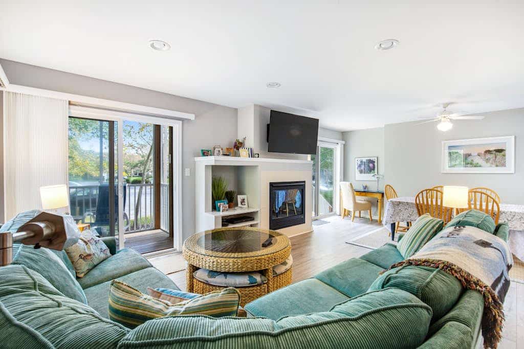 Sea Colony Tennis 1st-floor condo with gym, tennis court, & sauna