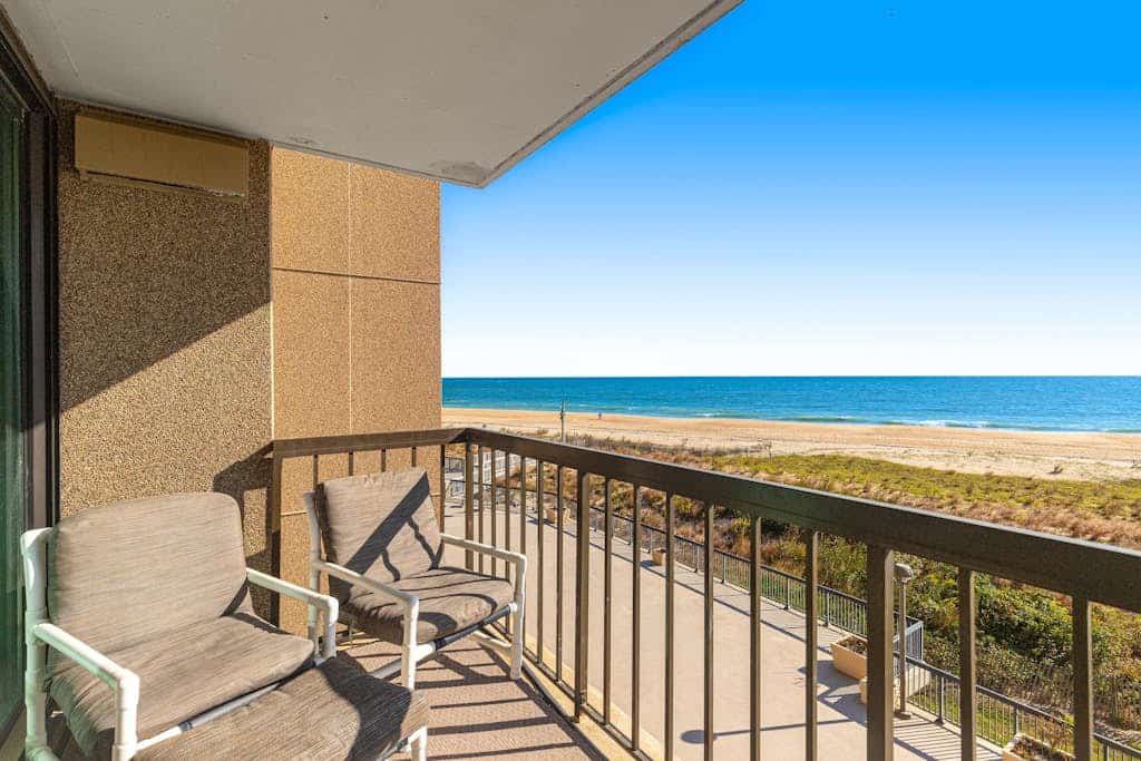 Sea Colony Ocean 3rd floor condo w/ shared sauna, elevator, and gym