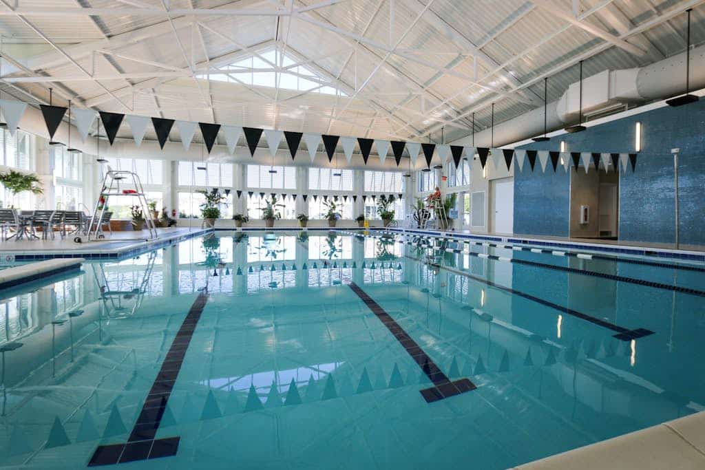 Bayside escape with pools, golf, tennis, fishing, spas & saunas + beach shuttle