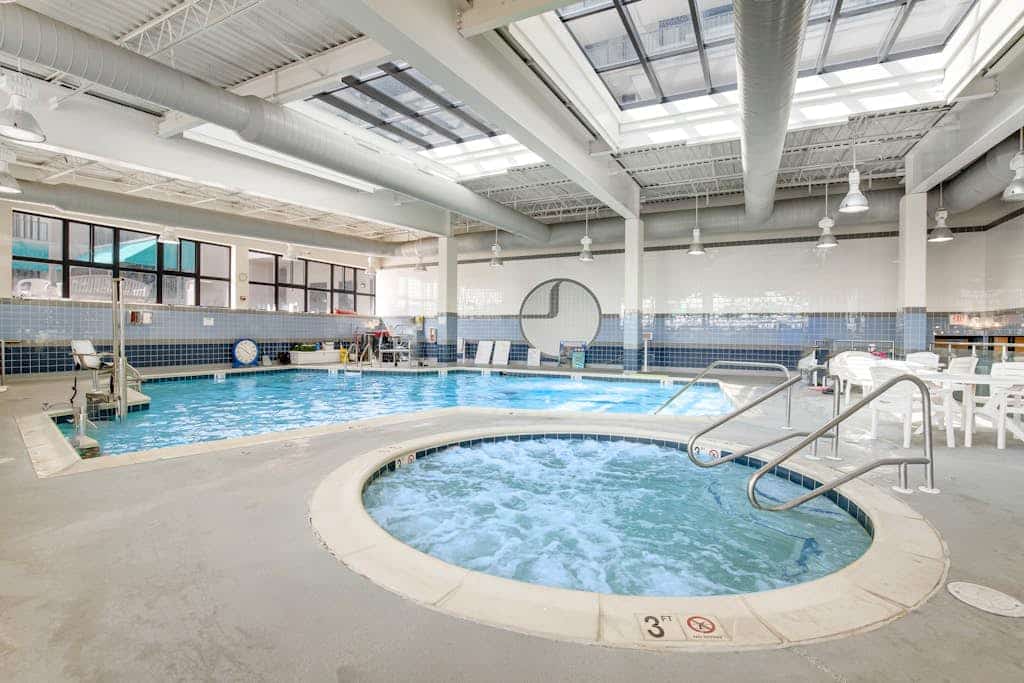 Sea Colony Tennis 1st-floor condo pool & gym