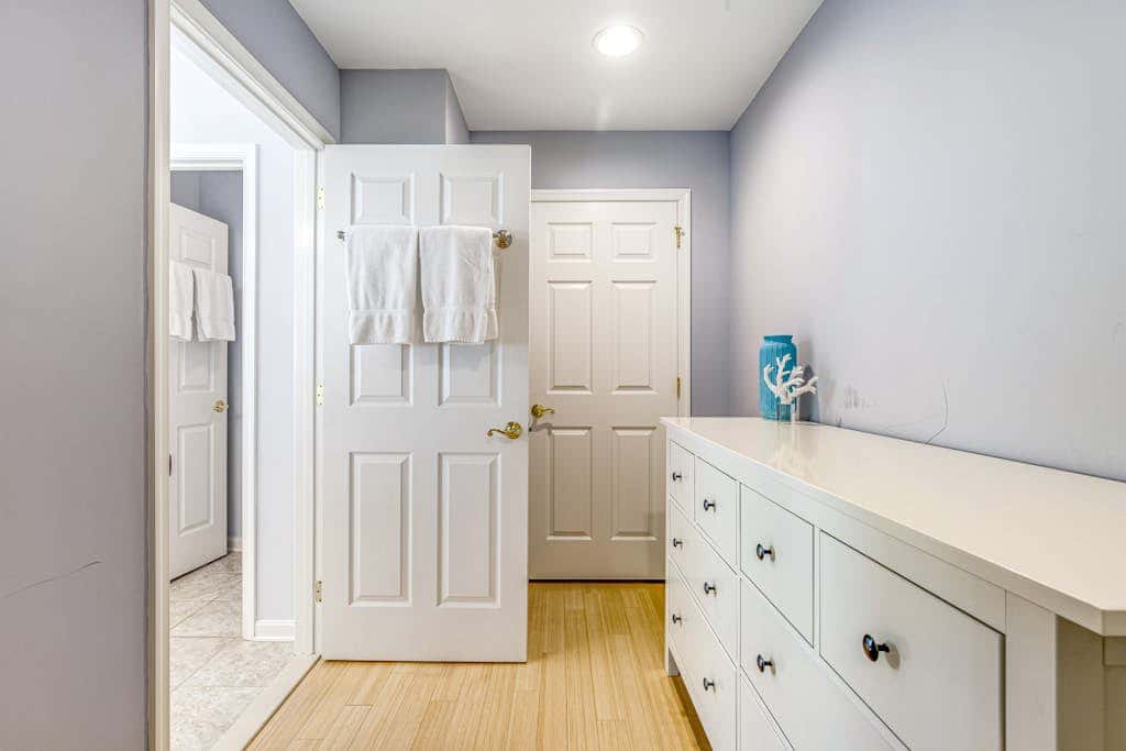 Bayside Resort - 11420 West Sand Cove Rd