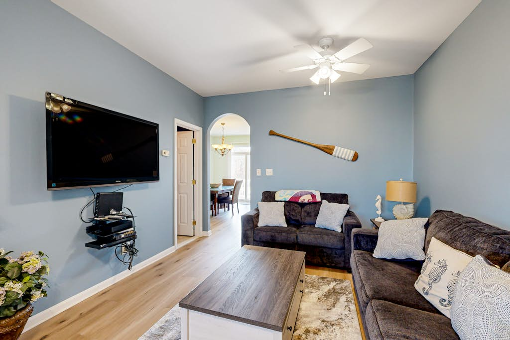 Bayside Resort - 11444 West Sand Cove Rd