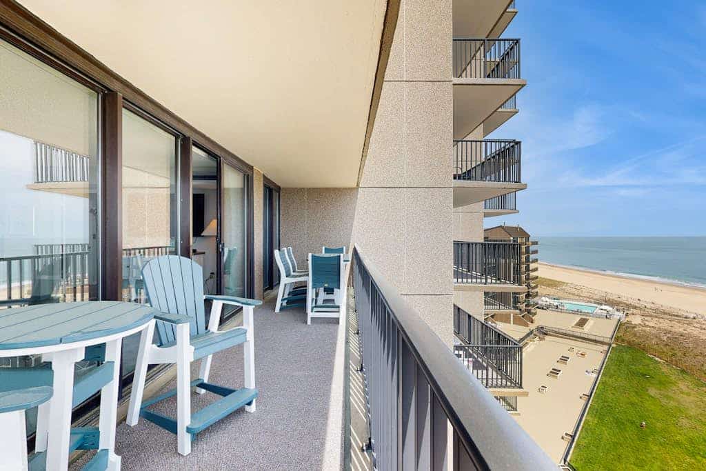 Sea Colony Ocean 9th floor condo w/ elevator, tennis court, and pool