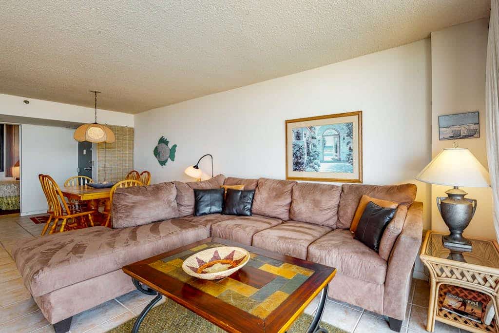 Sea Colony Ocean 5th-floor condo with pool, balcony, & gym