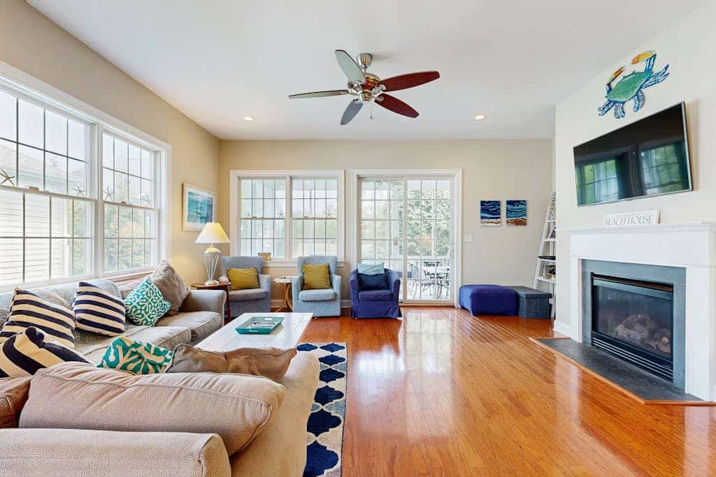 Bayside Resort house with pool, lakefront, golf on-site, & tennis court