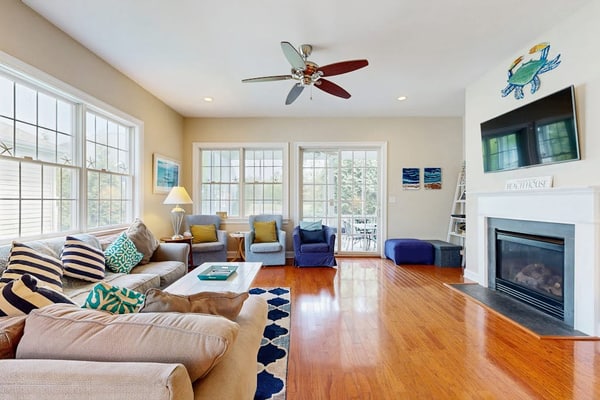 Bayside Resort house with pool, lakefront, golf on-site, & tennis court
