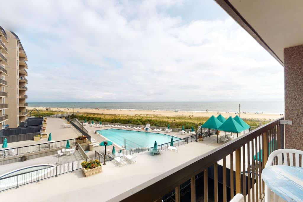 Sea Colony Ocean 3rd floor condo w/ gym, basketball court, and tennis court