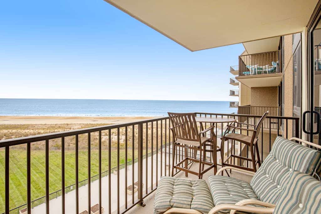 Sea Colony Ocean 6th floor condo w/ pool, gym, and free WiFi