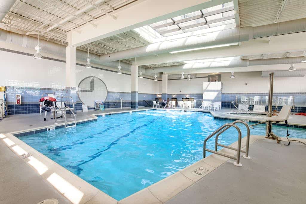 Sea Colony Ocean 6th floor condo w/ pool, gym, and free WiFi
