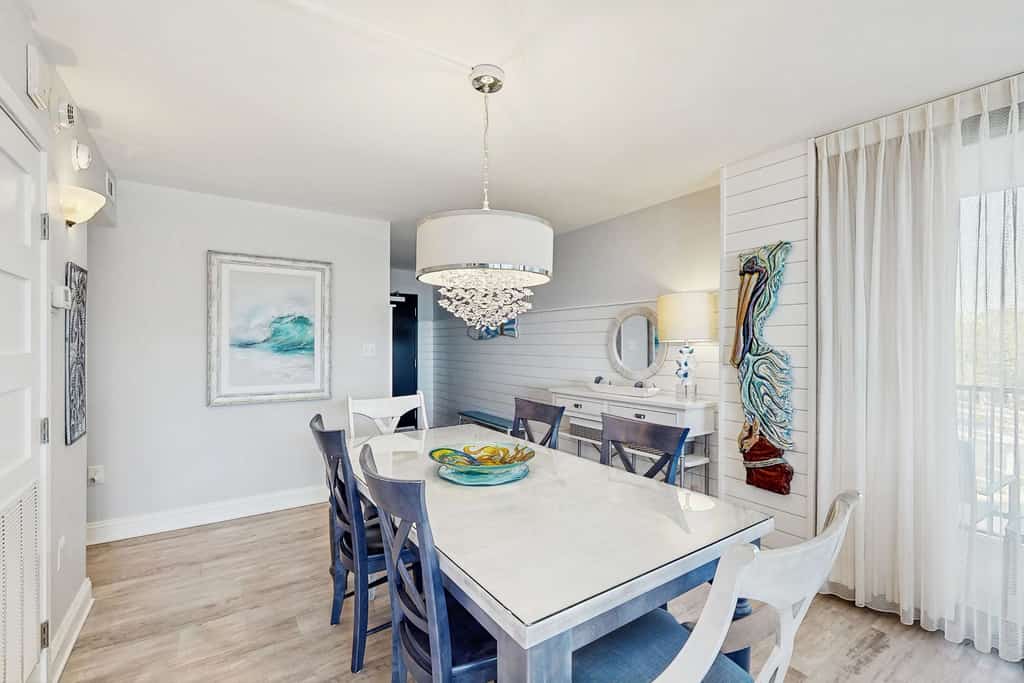 Sea Colony Ocean 2nd floor condo w/ elevator, gym, and free WiFi