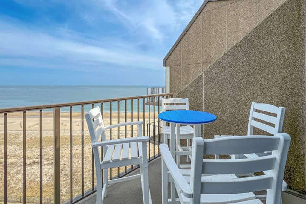 Sea Colony Ocean 9th floor condo with elevator, gym, and pool