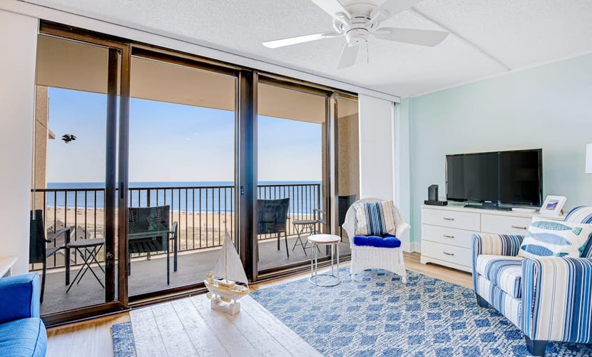 Sea Colony Ocean 8th-floor condo with tennis & basketball courts