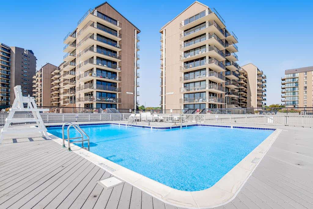 Sea Colony Tennis 2nd floor condo w/ gym, shared sauna, and free WiFi