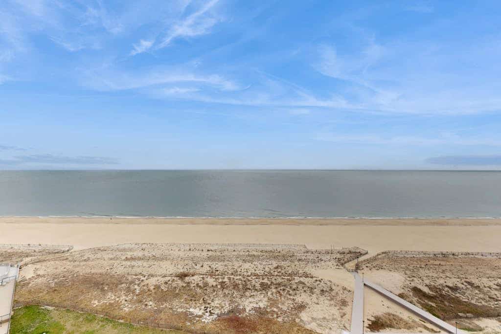 Sea Colony Ocean 15th floor condo w/ pool, tennis/pickleball courts, gym