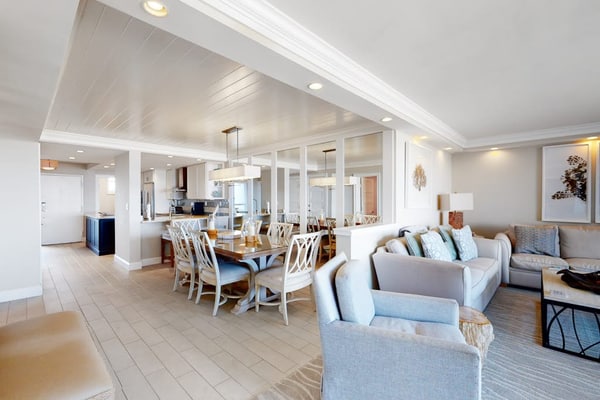 Sea Colony Ocean 4th floor condo w/ balcony, tennis court, and free WiFi