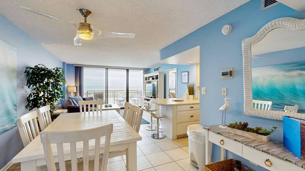 Updated Sea Colony Ocean 1st-floor condo with elevator & gym