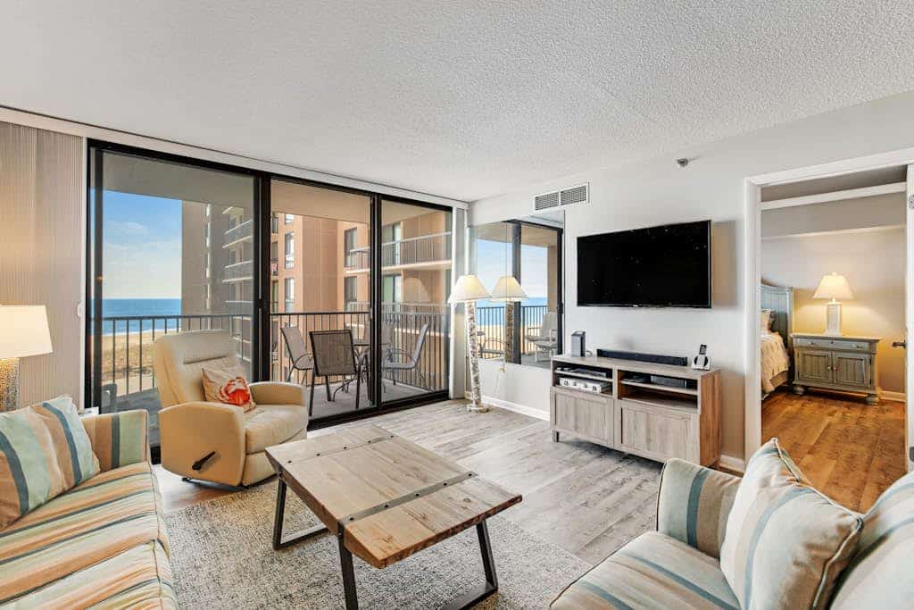 Sea Colony Ocean 4th floor condo with free WiFi, balcony, and pool