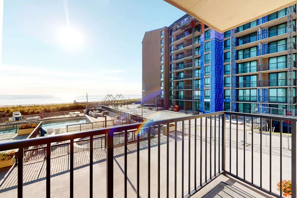 Sea Colony Ocean 2nd floor condo with sauna