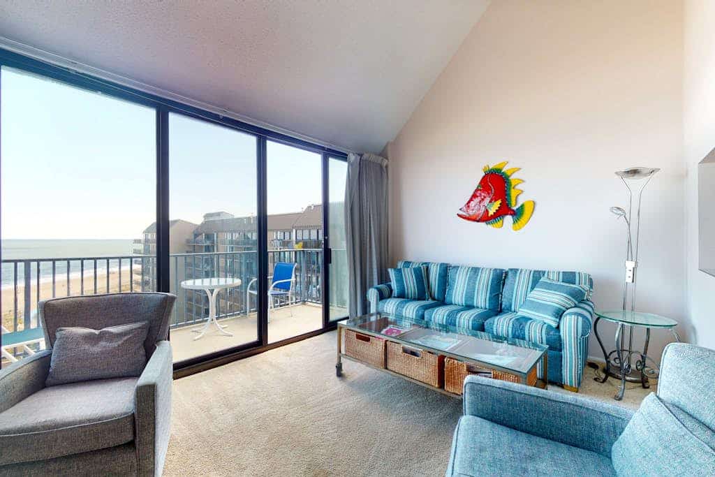 Sea Colony 9th-floor ocean-view condo with elevator & balcony