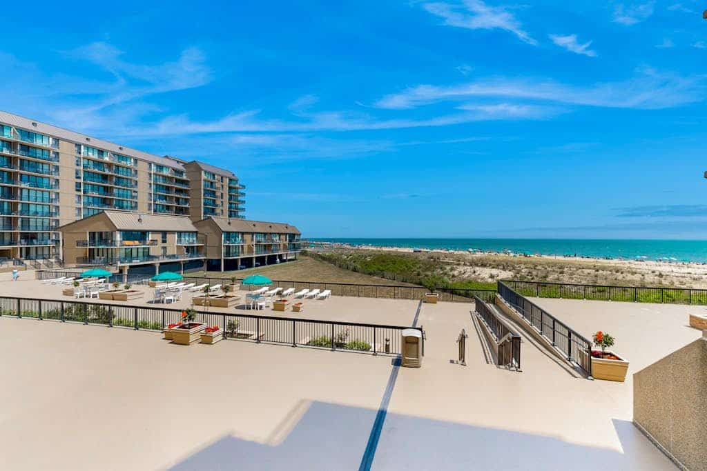 Sea Colony Ocean 2nd-floor condo with elevator and gym near beach