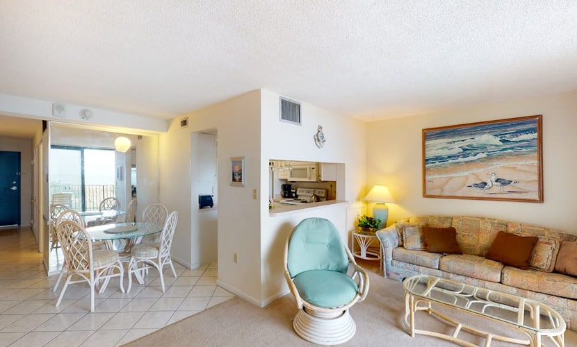 Sea Colony 2nd floor condo w/ free WiFi, shared tennis court & sauna- ocean view