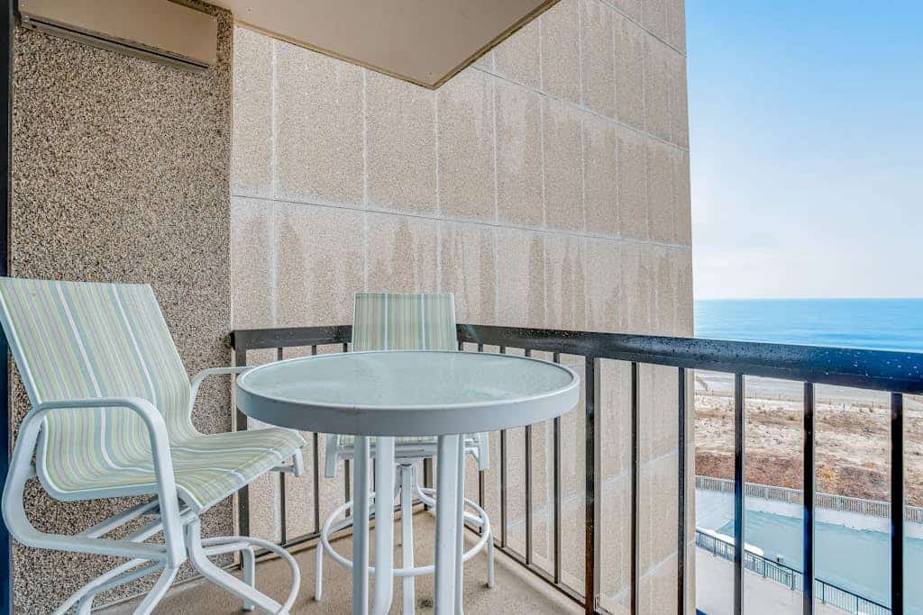 Sea Colony Ocean 6th floor condo w/ shared sauna, elevator, and free WiFi