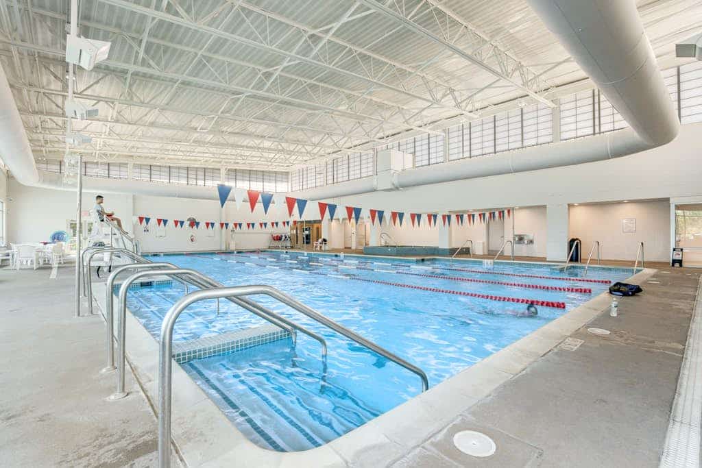 Sea Colony Ocean 6th-floor condo with sauna, tennis court, & elevator