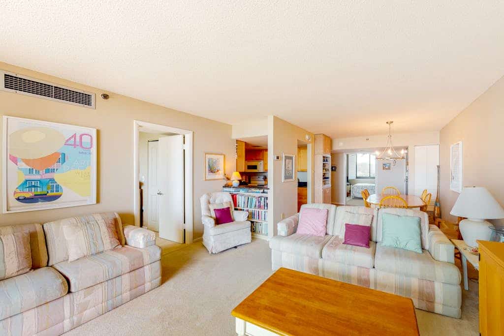 Sea Colony Ocean 3rd floor condo w/ tennis court, balcony, and basketball court