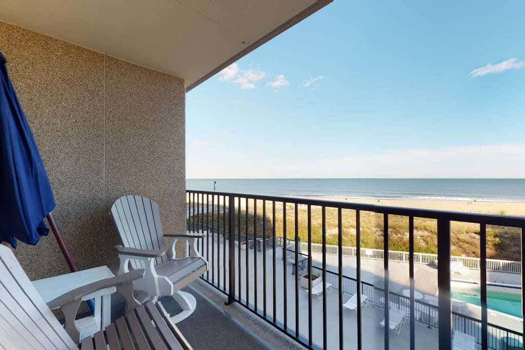 Sea Colony Ocean 3rd floor condo w/ tennis court, elevator, and balcony