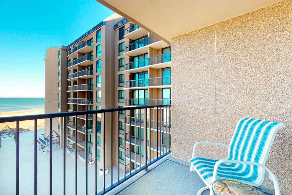 Sea Colony Ocean 5th floor condo w/ tennis court, pool, and elevator