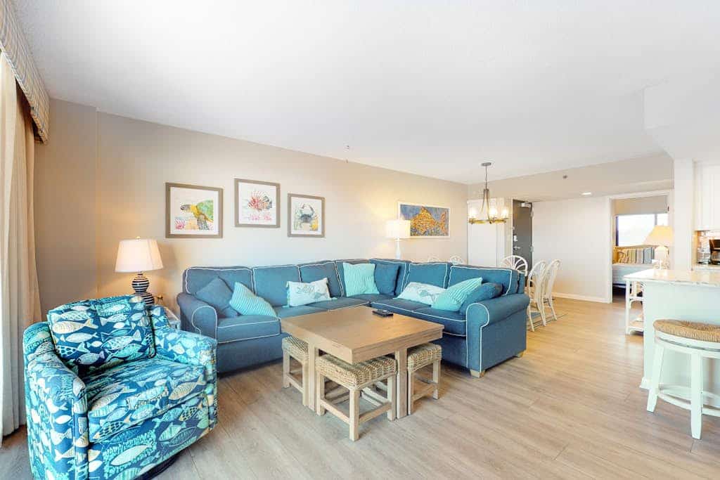 Sea Colony Ocean 5th floor condo w/ tennis court, pool, and elevator
